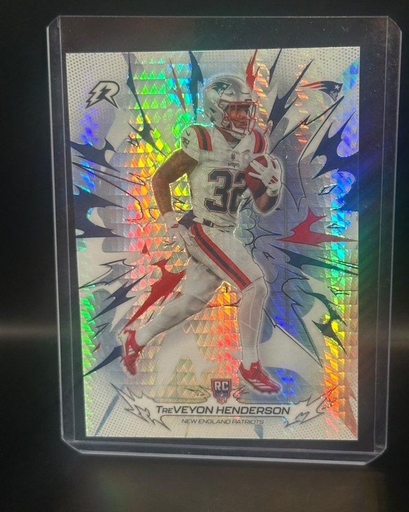 Patriots · Topps Resurgence 2025 #159, rookie, paralelo de prismas (sin numerar)