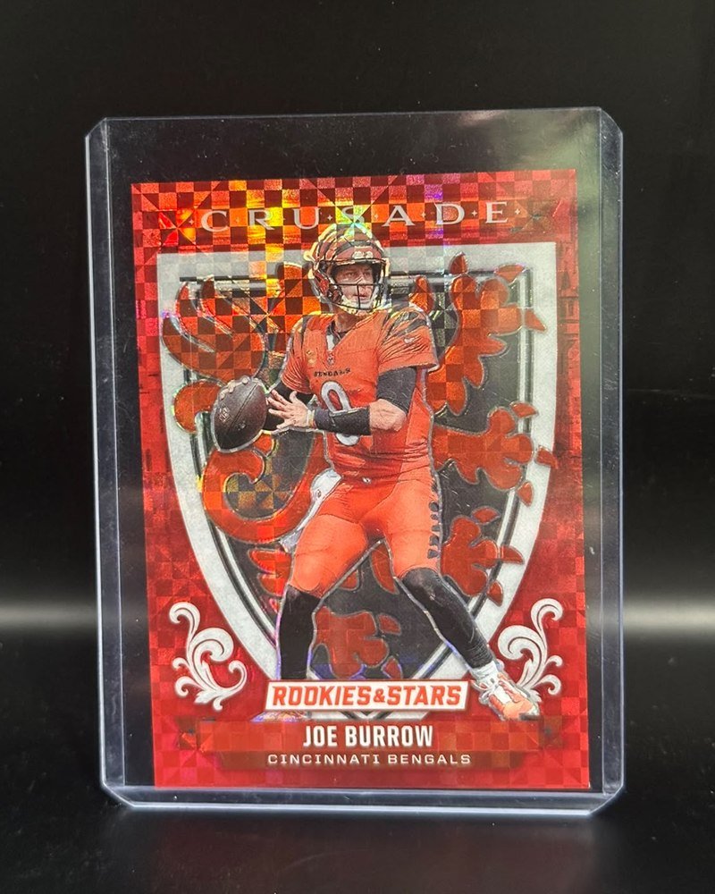 Bengals · Panini Rookies & Stars 2025, inserto Crusade #8, Prizm Red Plaid