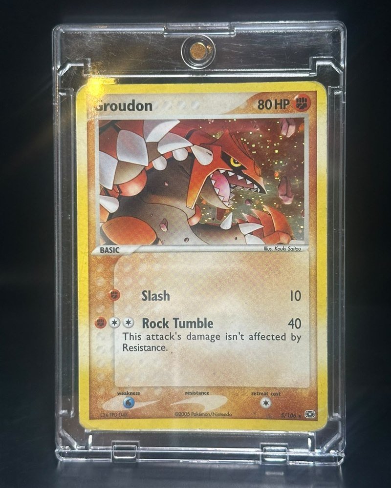 EX Emerald 5/106, Holo Rare. Incluye estuche magnético de protección 100pt