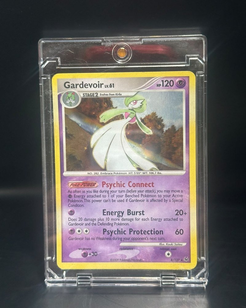 Platinum 8/127, Holo Rare. Incluye estuche magnético de protección 100pt