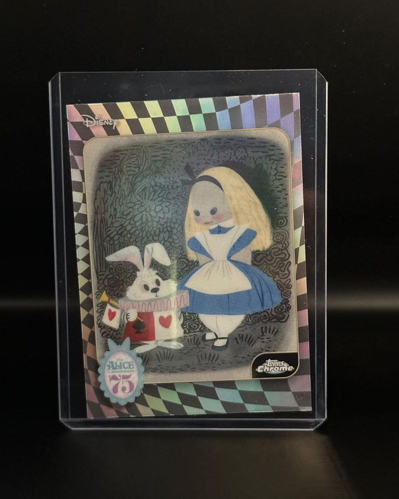 Topps Chrome Disney 2026, inserto Alice in Wonderland 75 AW-9, arte conceptual original