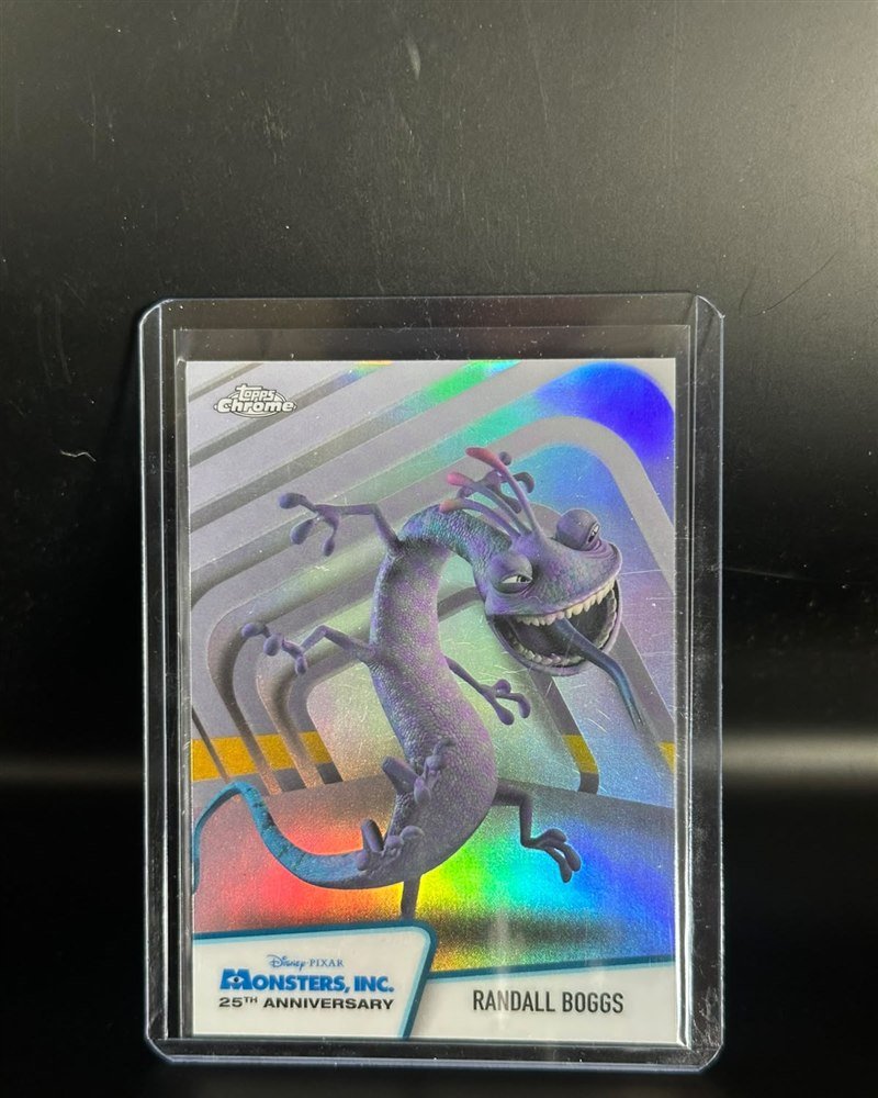 Pixar · Topps Chrome Disney 2026, inserto Monsters, Inc. 25th Anniversary MI-10