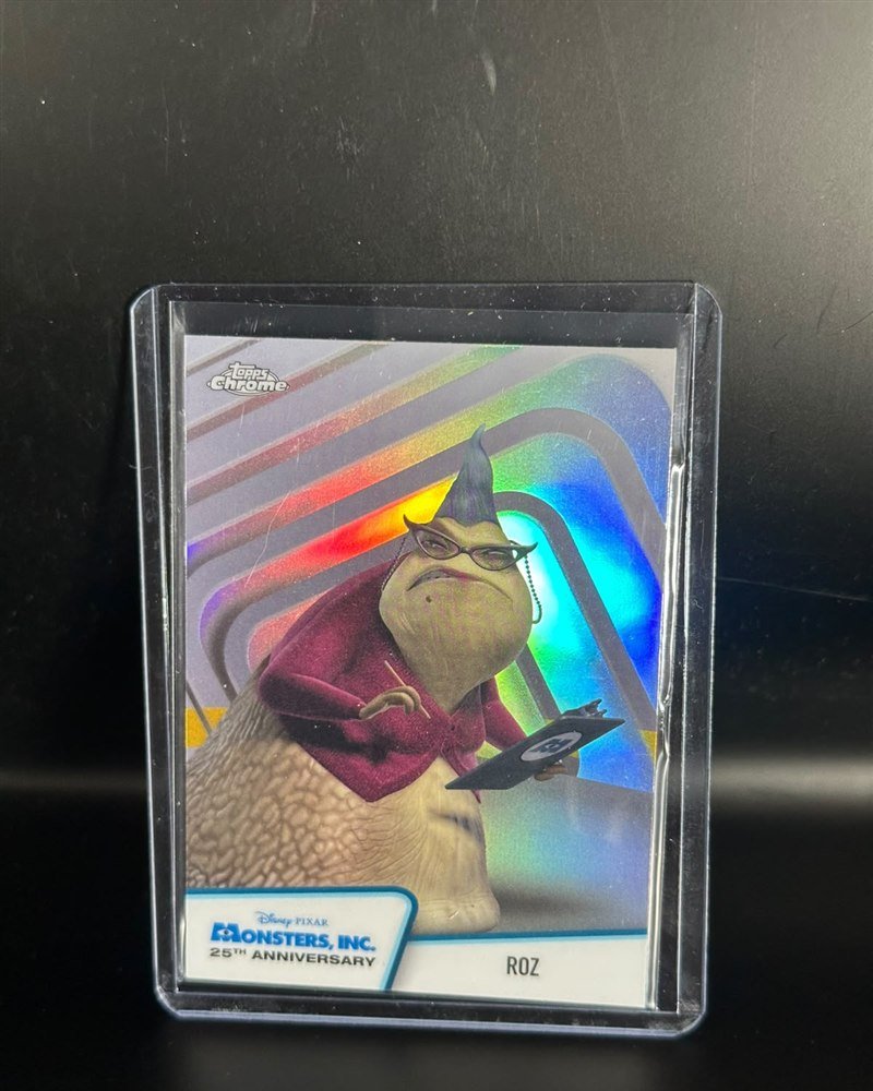 Pixar · Topps Chrome Disney 2026, inserto Monsters, Inc. 25th Anniversary MI-7
