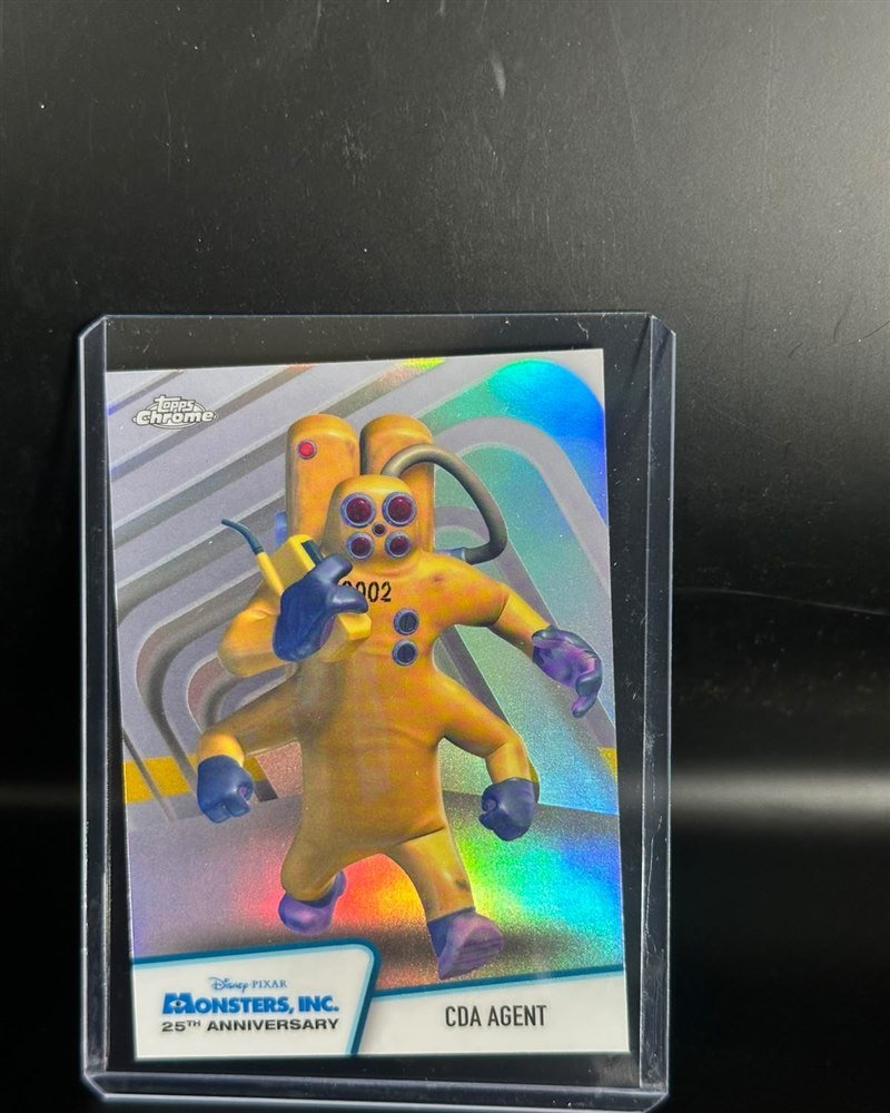 Pixar · Topps Chrome Disney 2026, inserto Monsters, Inc. 25th Anniversary MI-13