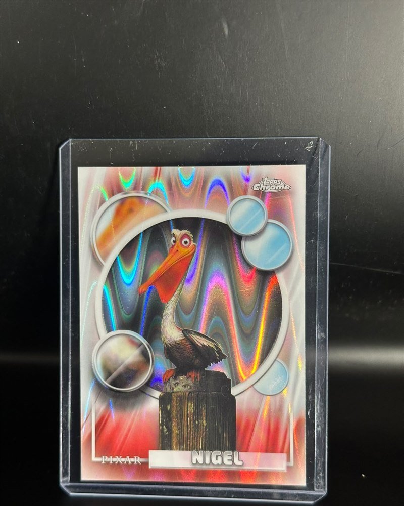 Buscando a Nemo (Pixar) · Topps Chrome Disney 2026 #92, paralelo RayWave Refractor